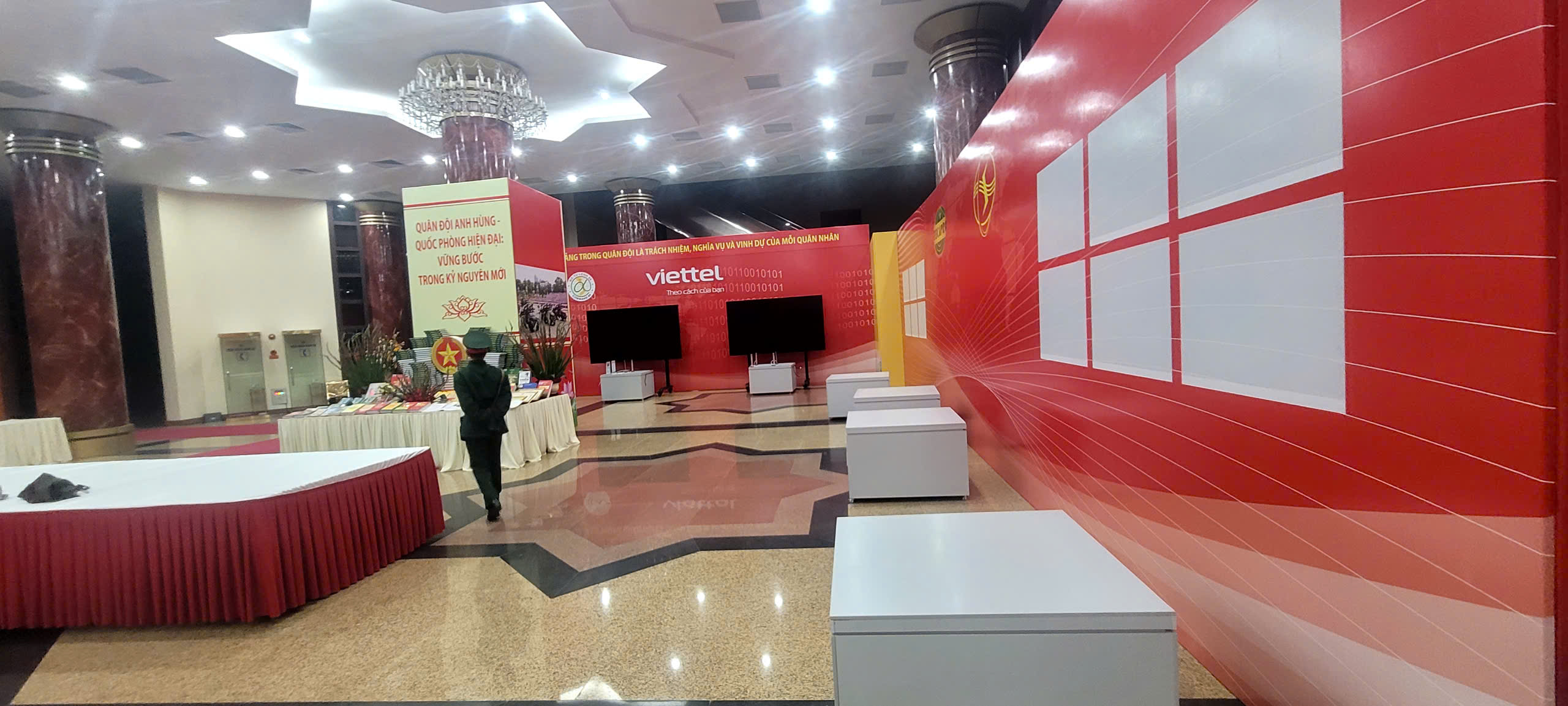 z7366797000694_7ba178ca6efbe099e8bfc6dbfe16f3a8